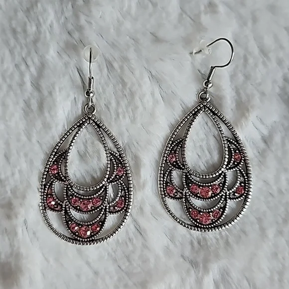 Earrings - Picture 3 of 5